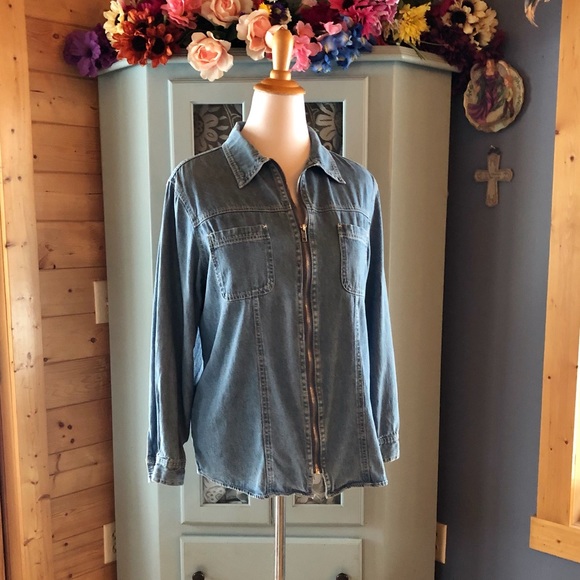 DENIM JACKET / Top. Zipper Front w/Pockets - Picture 6 of 7